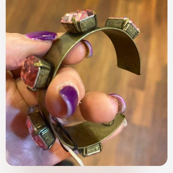 NWT Pink Stone Bracelet - Picture 2 of 3